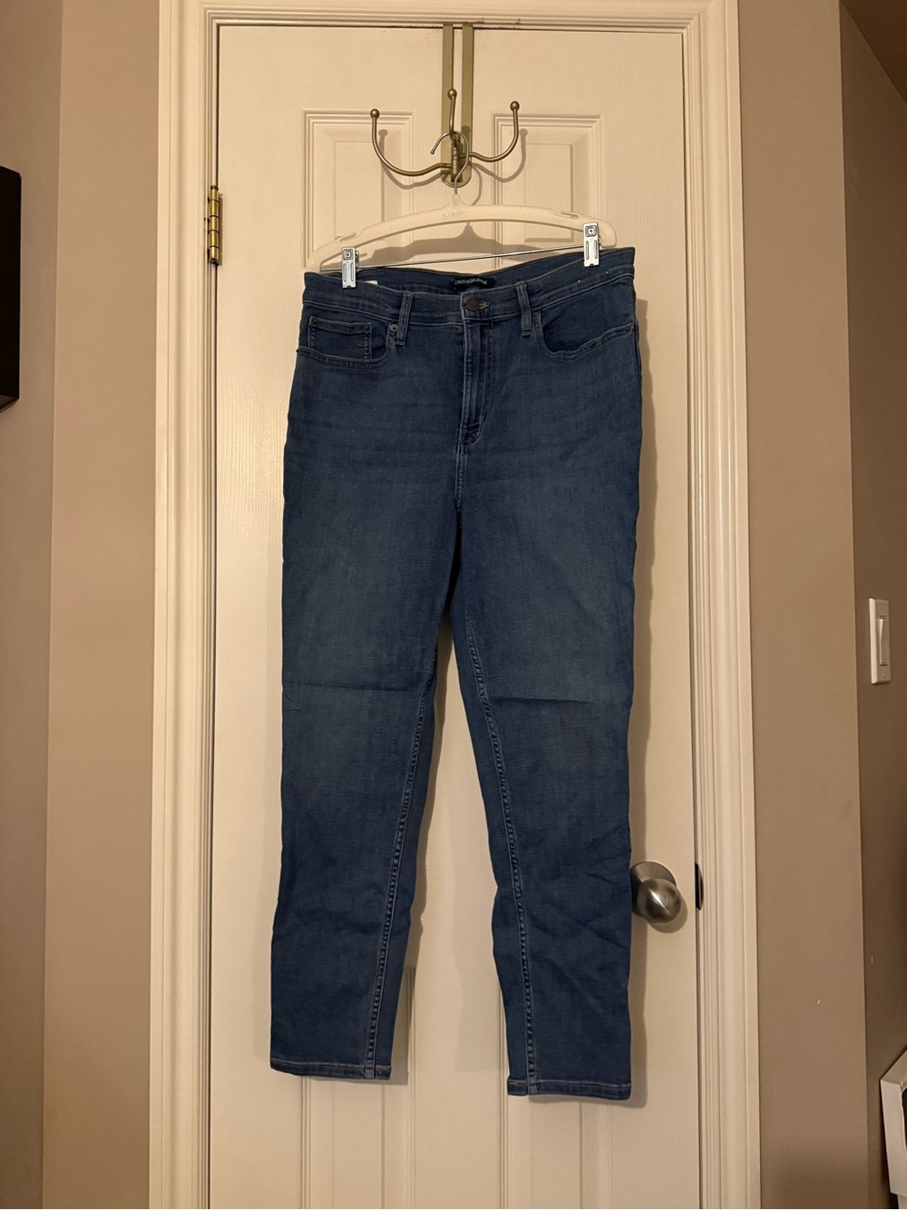 Calvin Klein Jeans Women's Skinny Jeans in Dark Blue Wash